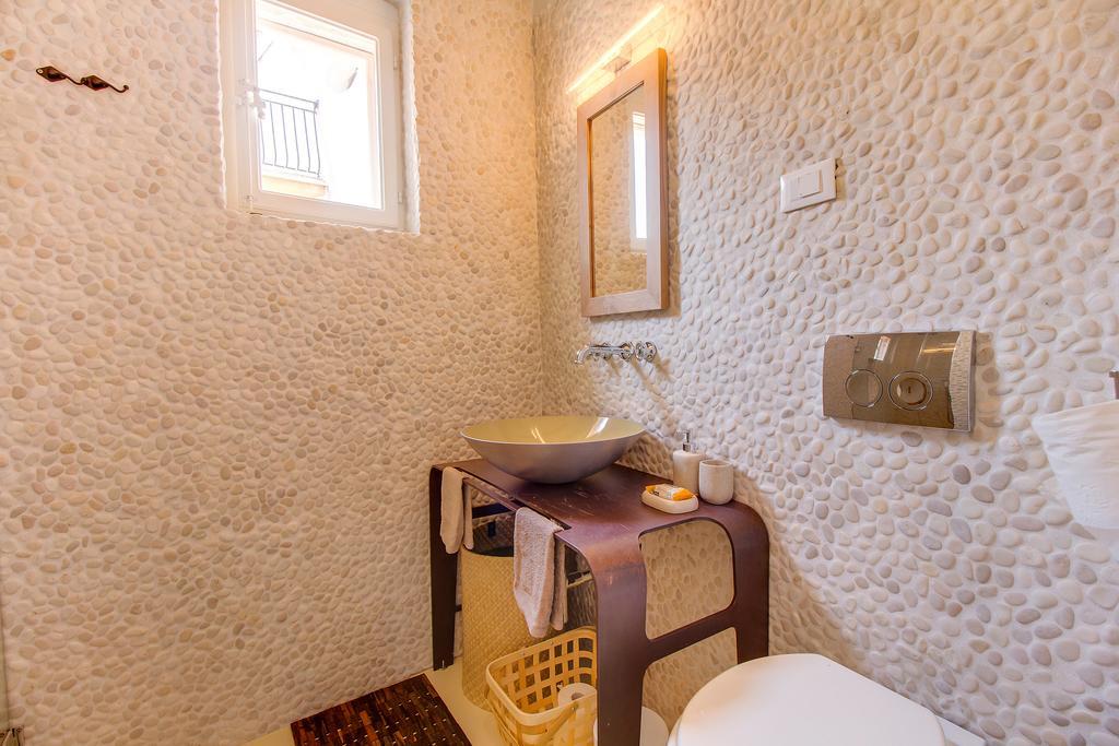 Apartments Argemonia Mali Losinj Bagian luar foto