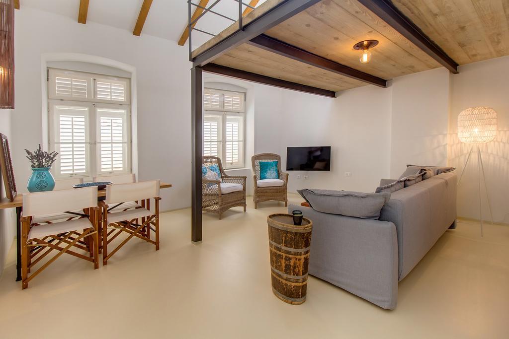 Apartments Argemonia Mali Losinj Bagian luar foto