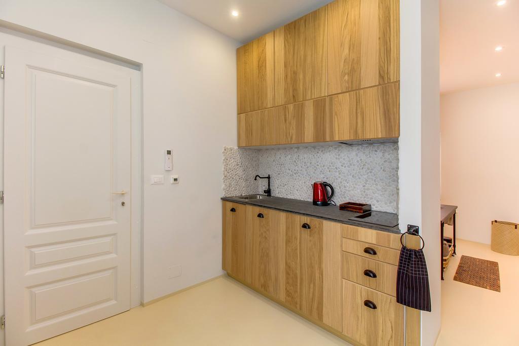 Apartments Argemonia Mali Losinj Bagian luar foto