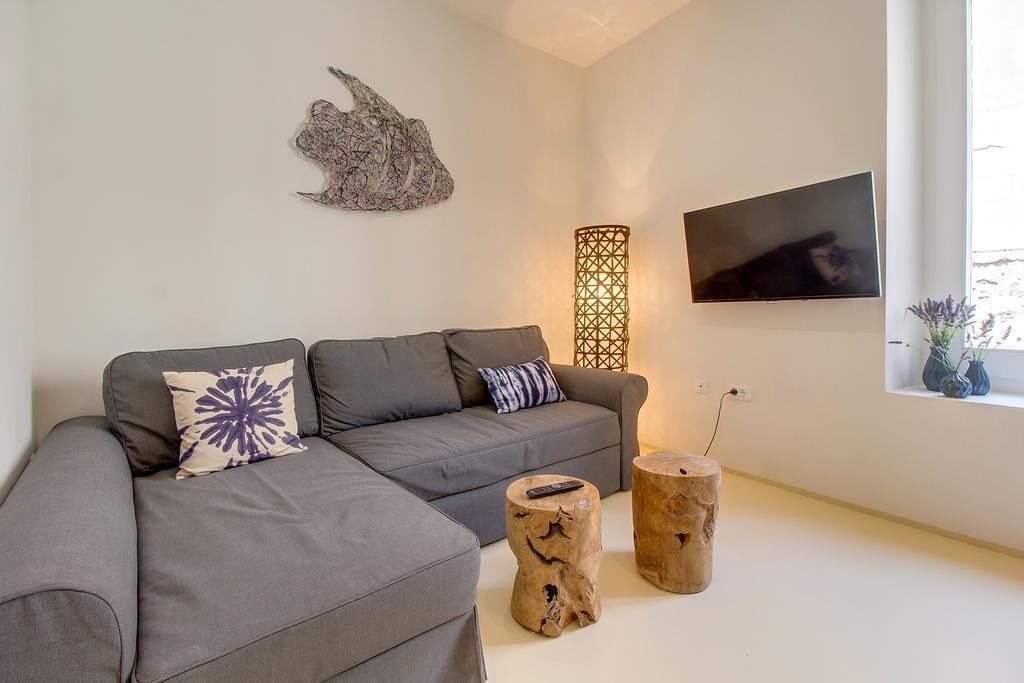 Apartments Argemonia Mali Losinj Bagian luar foto
