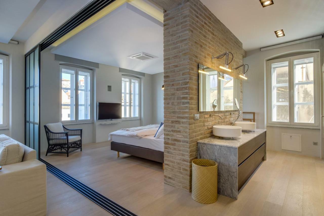 Apartments Argemonia Mali Losinj Bagian luar foto