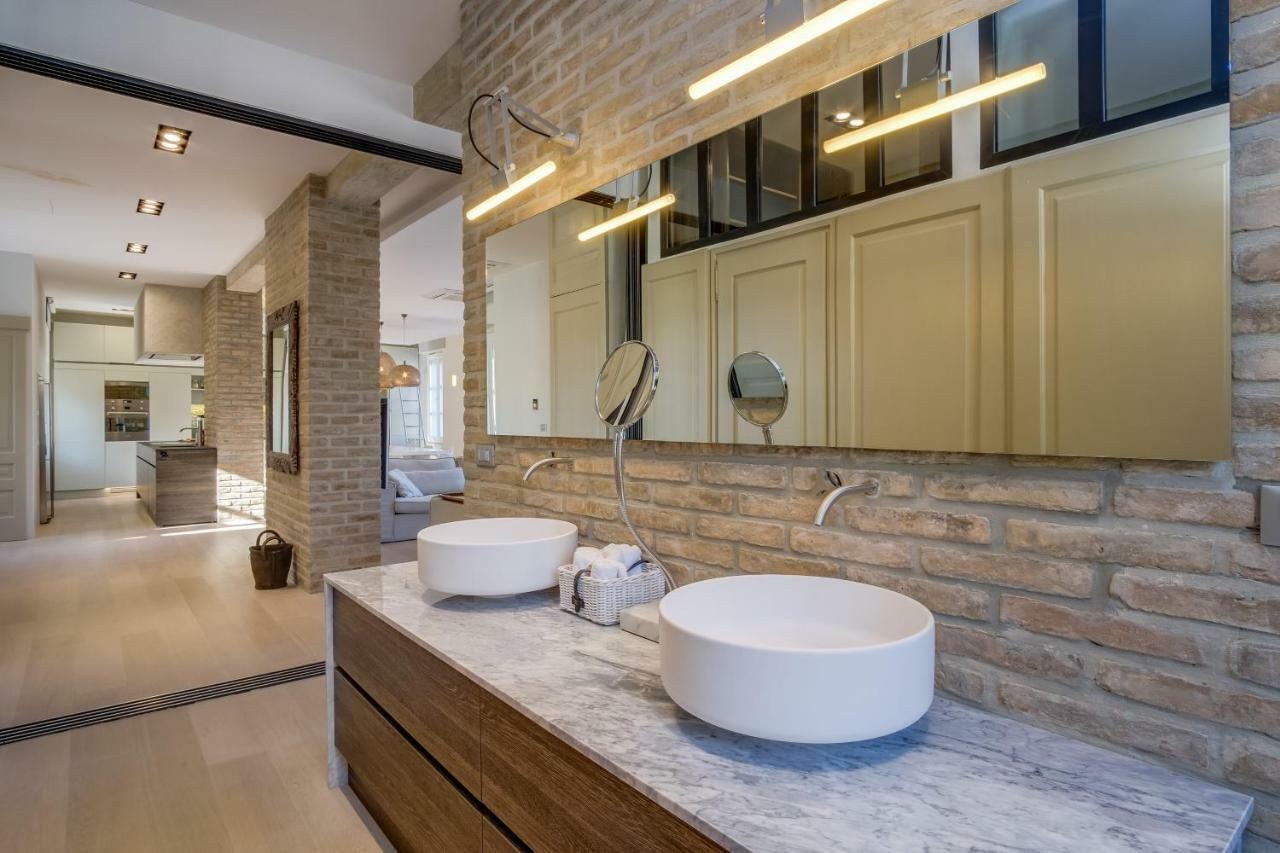 Apartments Argemonia Mali Losinj Bagian luar foto